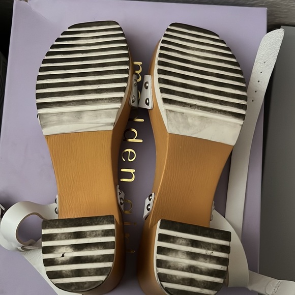 White Madden Girl Caprise White Pair - Picture 3 of 4